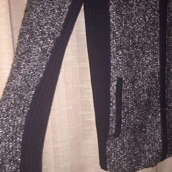 Women’s Zip-Up sweater - Picture 2 of 4